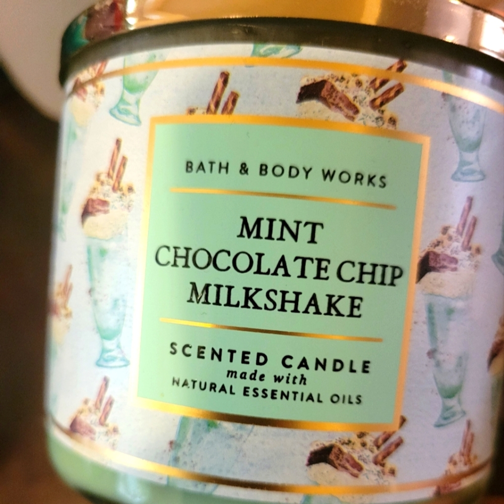 Mint 🍫 Chip milkshake